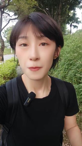 搬家别瞎忙!就这3个妙招绝了!
2365件衣服+185个包搬家8小时全部归位!这3招让你少熬整夜!
【区域暗号术】每个箱子贴区域标签,拆包直送房间,找鞋不再翻5箱!
【生活动线回归】按回家路线优先归位拖鞋水杯睡衣,搬家当晚就能正常生活
【区域归零法】新家分区块清零整理,拒绝东拆西放半箱堆砌!
那天客户直接省出3小时逛街时间 #收纳技巧 #整理收纳 #厦门收纳整理师