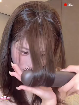 一机多用的多功能#无线直发梳 可直发可卷发可做内扣,可做八字刘海,还可做蓬松高颅顶发型 ,而且小巧轻便,真是太方便了#手残党也能学会的发型#直发梳#新手卷发教程#直发梳教程