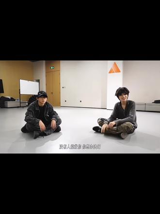 如果全世界都指责你 那哥哥就蹲下来抱抱你#橹穆