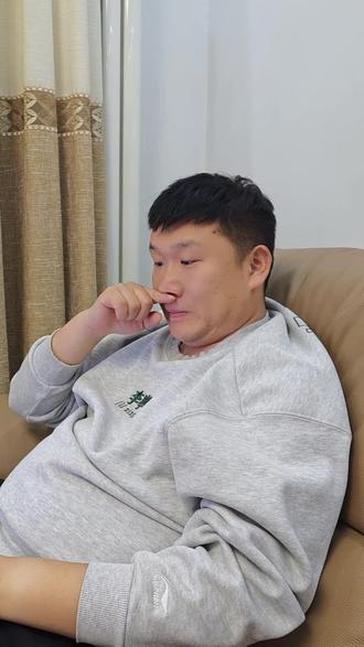 已婚男人:哄老婆费钱,不哄费命#逗比夫妻日常 #看完不笑算我输 #真实夫妻日常 #创作者中心 #创作灵感