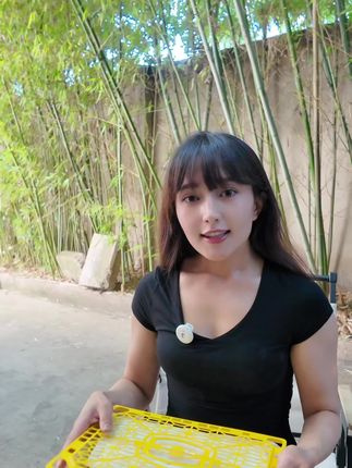 不吐籽,一口下去甜到心里去了,吐鲁番葡萄走遍全国