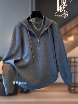 为240斤胖女孩量身打造的秋冬内搭T恤!磨毛材质保暖,连帽版型自带慵懒范儿,大码友好不挑身材,设计感满满超好搭。#连帽卫衣#大码女装#不挑年龄不挑身材#单穿内搭都好看#秋季新款