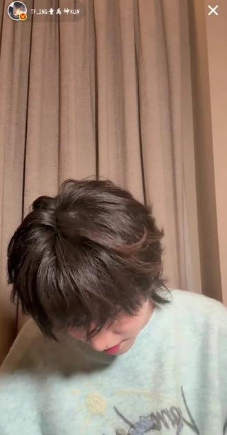 所以张峻豪你到底在🤫什么
#张峻豪#童禹坤#直播