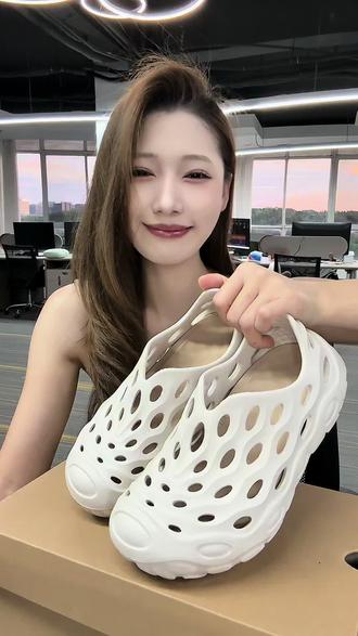 迈乐的毒液2.0T到底要不要买!相比于普通洞洞鞋有多值得买呢 #洞洞鞋真爱粉 #可以踩水的洞洞鞋 #洞洞鞋推荐 #洞洞鞋大军 #选款不踩雷