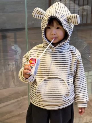 这几年只做了一件事 生娃养娃 听她哭她笑周而复始 竭尽全力 你成长的每一个阶段我都会在全职妈妈落子无悔 人生没有白走的路每一步都算数#萌童穿搭 #儿童穿搭 #太可爱 #人类幼崽的日常 #可爱萌娃