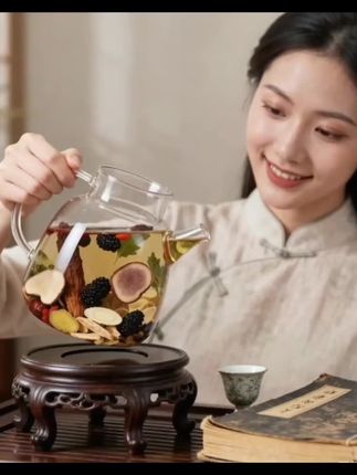 未来产业爆发在即,普通人如何抢占先机?中美脱钩普通人如何避险?当AI学会“算计”钱,银行还需要人类吗?#财经 #AI#市场#商业 #财经
