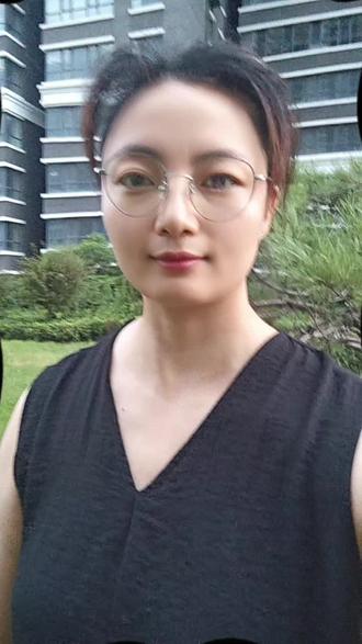 你知道直木成材,弯木成景的下一句吗?#
直木成材,弯木成景。
人生百态,各有归途。
木以不才,得终其天年。
人以无为,而成其有为。
论才当向直中取,谋生应向曲中求。
山有坦途亦有壑,人有顺遂亦有愁。
直者担当撑天地,曲者变通渡春秋。
莫羡旁人前路阔,各持本色自风流。
天生一物有一用,不须攀比竞王侯