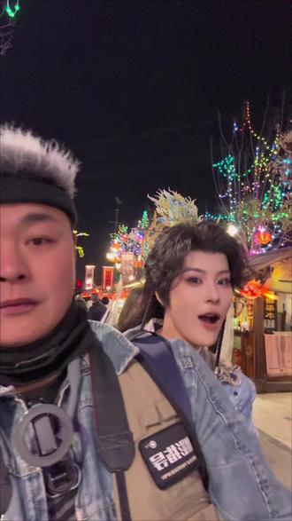 #我要验牌 河南第一网红张社长张婶儿请验牌~@张社长 #清明上河园#万岁山大宋武侠城 #白羊座女孩