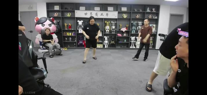 震惊!陈伯赛后表演后空翻 #陈伯全能王 #陈伯百万二创激励计划
