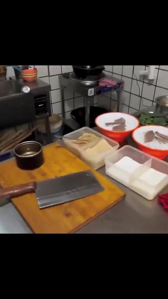 西宁老铁别纠结午餐!臻味早餐午餐上新,黄焖鸡+酸菜米线双拼三件套 25.9 元,湟中店可堂食打包,满 20 送早餐券,随时可退,速冲! #今天吃什么 #周边美食地图导航 #去想去的地方 #美食我来探 #美食探店