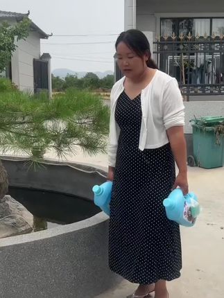 以品质求生存,以服务求发展!感谢所有家人们对俺的信任与支持,谢谢大家了!#我的乡村生活 #源头实力厂家 #洗衣液@DOU+小助手 @DOU+好生意
