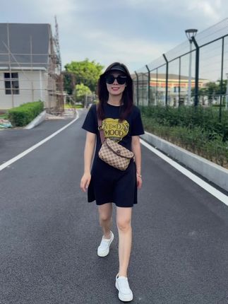 姐妹们,分享一只实用百搭又轻便的包包,逛街约会有它就够了#包包分享 #夏季新款 #好物推荐🔥 #夏季穿搭