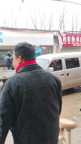 2026年的龙灯会,一场绵绵春雨,把正月13热热闹闹龙🐉游庙会,变得冷冷清清