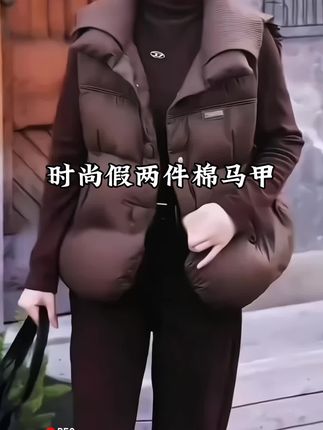 《欧洲站》假两件·精致翻领·春冬季马甲女秋冬保暖坎肩开衫马夹 #棉马甲 #时尚穿搭 #遮肉显瘦 #秋冬穿搭 #马甲