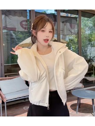 #美出高级感 短款冲锋衣工装外套独特别致小个子休闲夹克短款外套#今日穿搭 #显高显瘦 #高级感穿搭 #外套穿搭 @抖音小助手 @DOU+小助手 @抖音创作小助手