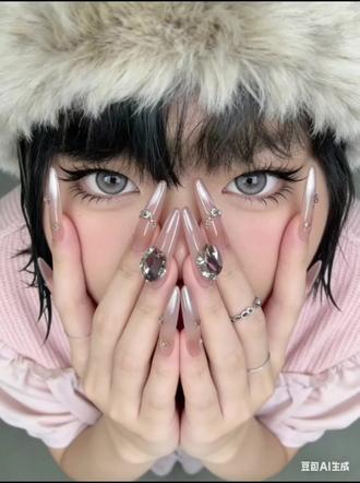 当我也想要这张捂脸壁纸时 #捂脸壁纸 #挡脸拍照姿势 #美甲捂脸 #豆包ai #豆包p图指令捂脸壁纸