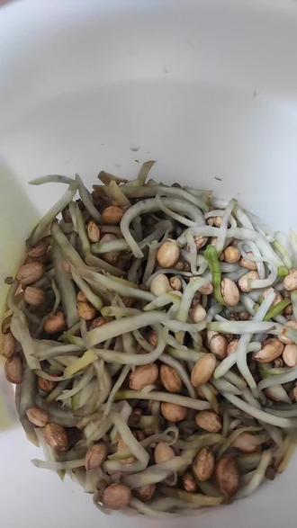 腌的立芥丝变颜色了是什么情况?#腌菜 #咸菜 #美食