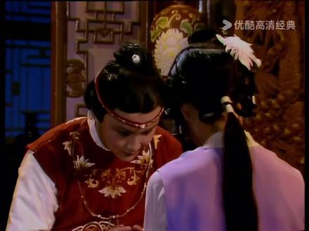 红楼梦解说 石头记就是朱明王朝的旧梦!
贾政有三个孩子
贾珠、贾元春、贾宝玉(章) 暗指朱元璋
红楼梦贾宝玉只有小名没有大名(大明没了)
宝玉出生口中含玉(guo)
宝玉口中通灵宝玉正面刻着八个字:
"莫失莫忘,仙寿恒昌”。
映射明朝玉玺上刻有
“受命于天,既寿永昌”。
宝玉爱吃胭脂(印章爱吃印泥)
第五十七回,薛姨妈曾说过“不如竟把你林妹妹定与他,岂不四角俱全?”
传guo玉玺曾缺过一角,用金镶嵌补齐。
宝玉贴身丫鬟袭人,
龙衣人(龙袍配玉玺)
宝玉与袭人初试云雨之情(映射“锦囊包裹”)
袭人最后嫁给叫蒋玉菡(装玉玺的容器)
蒋玉菡所居的“紫檀堡”紫檀木作为皇家御用材质,后期蒋玉涵和袭人会在紫檀堡供养贾宝玉。
#红楼梦#索隐派#红楼梦解说