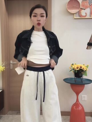 2025秋款刺绣小标云感织带裤高定马卡龙美式无痕腰休闲弯刀阔腿裤#面料柔软舒适 #慵懒风穿搭 #谁穿谁好看#遮肉显瘦#休闲百搭