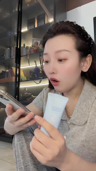 #袋鼠妈妈防晒啫喱 反季买大羊毛!啫喱质地一抹化水冰冰凉凉的太舒服了,快冲!#防晒霜 #防晒啫喱 #反季