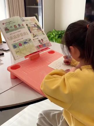 孩子写作业老是弯腰低头?试试这款坐姿矫正器,提升坐姿能力!#坐姿器 #笔间童话 #笔间童话坐姿器 #坐姿矫正器