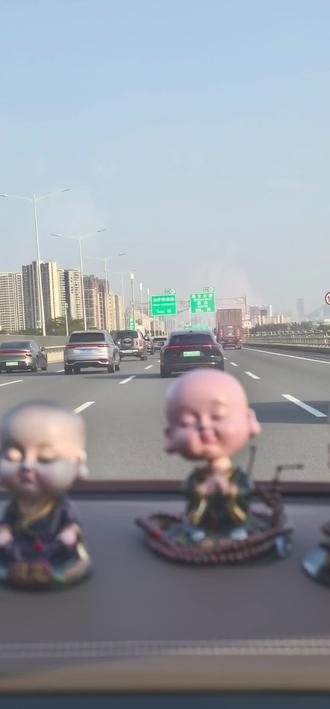 3.18 美光财报即将发布,上车还是跑路,周末录制了一期视频分析,欢迎大家交流探讨,点个关注,让奶爸更有动力分享。#美股 #美光 #纳斯达克 #闪迪 #存储