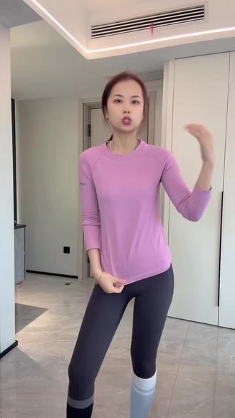 四十多解锁宽肩细腰,肚子胃包直接遮住 显身材,藏肉肉!#瑜伽服搭配 #健身穿搭 #健身女孩穿搭