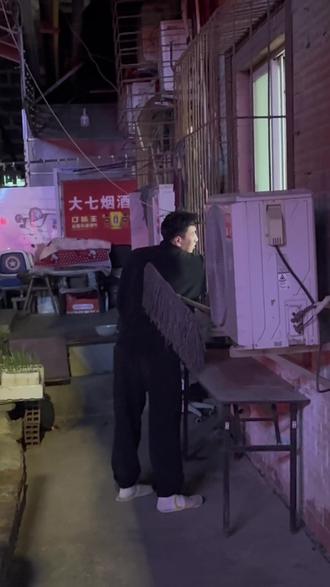 实在太有劲了哈哈哈#麦克雷 #酒后行为艺术家 #酒后迷惑行为 #蚌埠美食 #搓一顿