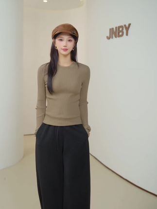 直播中#江南布衣jnby #绵羊毛针织衫 #保暖内搭上衣 #修身时尚穿搭 #秋冬必备