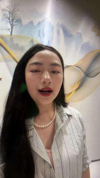 去香港别空手回来,这几张卡一定要办汇丰15分钟搞定✔️ 大陆人去香港,这4张港卡一定要办!
众安、建行香港、中银香港、汇丰One,
全部免费开户,不需要找中介。
尤其是第1名汇丰One——
启德分行柜员机自助开户,
带好港澳通行证和过关小票,
15分钟现场拿卡,真的绝了。#香港银行卡#港卡攻略#汇丰one#去香港必看