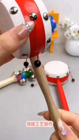 宝贝三个月了以后就可以给他买这个拨浪鼓和哗啦棒双面羊皮,声音清脆!锻炼宝贝追视追听!#拨浪鼓 #哗啦棒 #传统玩具 #好物推荐🔥