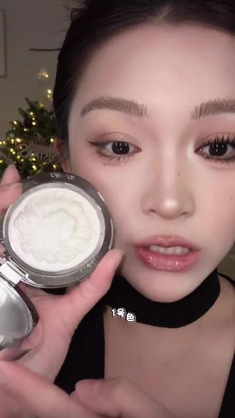 画高光总变成“油光脸”?试试这款狮子高光!细腻贴肤无颗粒感,眼头山根提亮超自然,手残党也能画出立体五官~#高光教程 #平价彩妆好物 #网感妆容技巧 #水光肌妆容 #化妆干货