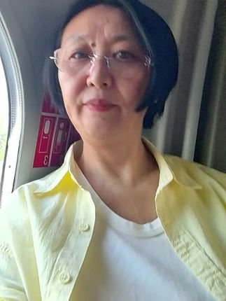 国庆余额完全清零咯!我的高铁返工路正式开启~坐满5小时实在扛不住,溜到车门边透透气,顺便拍段视频,定格这“节后归队”的时刻!#国庆后返工