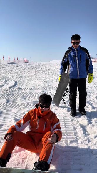 啊?我要不活了,他有男朋友了!
#滑雪🏂 #男朋友