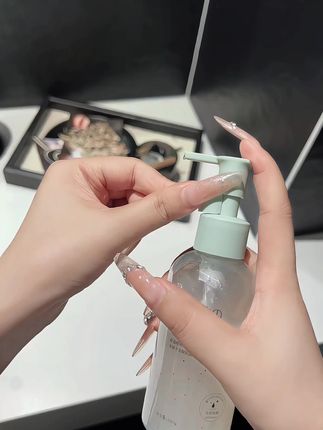 化妆总是卡粉的姐妹,一定要定期去角质!半亩花田这款去角质啫喱很温和,清洁完小脸蛋巨嫩弹,上妆也更服帖了!#去角质 #去角质啫喱 #仙女必备 #护肤#皮肤清洁