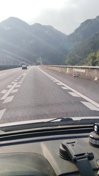 渝蓉高速重庆往大足方向云雾山隧道终于通车了👏👏👏