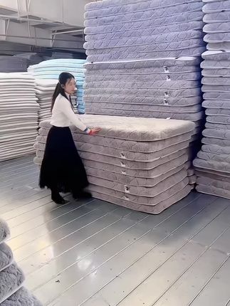 加厚羊羔绒床褥垫子,冬季学生宿舍单人榻榻米海绵垫子,加绒加厚学生宿舍床垫 #床垫 #床上用品 #学生宿舍床垫 #学生宿舍床垫推荐 #羊羔绒床垫