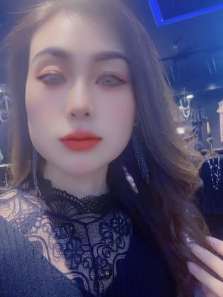 #修身显瘦搭配   无论有多大的困难,不管你信还是不信,都会过去。就像暴风雨总有停止的那一刻,所以你不必惊慌,也不要放弃,静静的努力的等待。