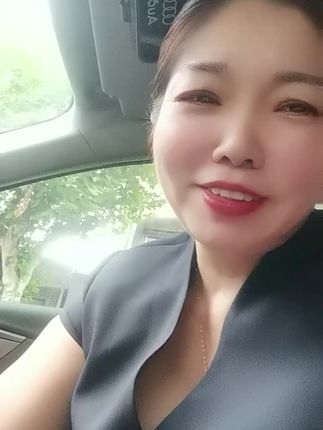 为什么总有人喜欢在车里待会,有人说车里安静,有人说车里那首歌还没放完,其实都不是。只是那一刻只属于自己……#微笑吧好运会伴随你我的每一天