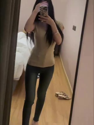 基础美女穿搭#小脚裤 #气质这一块拿捏死死的 #基础款高级感 #御姐穿搭 #简约高级感穿搭