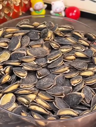 #黑金刚南瓜子 #优质农产品 自然打开口,特别好剥壳!醇香酥脆,咸香入味#妈呀太香了 #好吃到停不下来