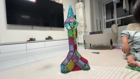 #每天分享科普知识 #玩具 #磁力片 #亲子互动 #创意手工 今天我们摆东方明珠💎喜欢我的点个赞吧