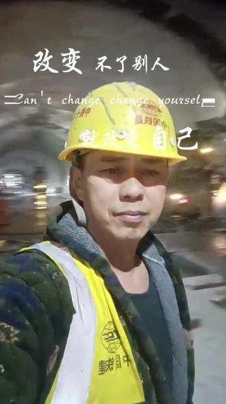 小时候总盼着过年,因为过年有新衣服新鞋子穿,有压岁钱,可以走人户,天天都有好吃的,有火炮放。怎么现在反而怕过年了,,,,,,,可能是因为过年前要处理的事太多太多,还没处理完又快过年了!!!