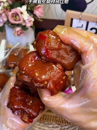 吃一次就会一直回购的卤猪蹄,开袋就可以即食,软烂还好脱骨,真的巨好吃!#妈呀太香了 #卤猪蹄#曾小姐卤猪蹄