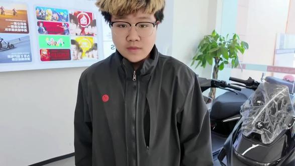 M85C老车主专属福利:彩屏仪表免费体验资格
还在羡慕新款车的全彩大屏?
别急,你的M85C也能拥有!🔥
我们为九号M85C量身打造了这款「彩屏仪表」——
✨ 全彩高清大屏,视觉体验直接拉满
🗺️ 投屏导航,不用再低头看手机
🎵 多媒体蓝牙,切歌看歌词超方便
🎨 多套主题,随心解锁,骑行旅程更有趣
🔓 蓝牙解锁,靠近即走
🔄 支持OTA升级,常用常新
重点是:原厂直装,无损替换,老车焕新一步到位!🔧
📢 现招募首批测评体验车主(仅35席)
我们希望你是:
✅ 九号M85C真实车主
✅ 有自己的新媒体账号,乐于分享骑行生活
✅ 会拍视频或会拍图+配文,内容有感染力
✅ 愿意真实反馈产品体验,成为我们的“民间产品经理”
你将获得:
🎁 彩屏仪表优先体验资格(限量35台)
🎁 专属内测免费体验名额(具体私聊)
🎁 优秀内容有机会被官方翻牌推荐,收获更多粉丝关注
👉 私信发送“M85C+城市”,获取报名方式
先到先得,满额即止!
让你的M85C,从“够用”变“好用”!
#易途科技#九号M85C#彩屏仪表