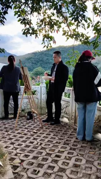 南开木棉红!执笔把这抹春日惊艳画下来#海南黎族#一路美丽到白沙#青春话白沙#木棉花开了