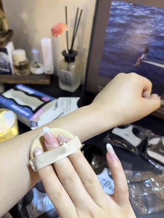 秋冬化妆老是卡粉斑驳,那可能是粉扑没选对!荔树新出的拖鞋粉扑也太划算了吧!三个到手才这价!刷到的赶紧薅#荔树粉扑 #双十一必买清单  #荔树拖鞋粉扑 #服帖底妆 #完美底妆