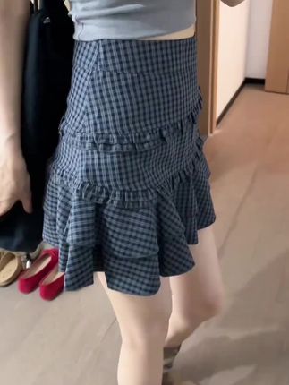 裙摆超漂亮的荷叶边蛋糕裙!显高显瘦显腿长! #韩系穿搭 #美美的裙子 #半身裙 #蛋糕裙 #显高显瘦显腿长