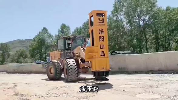 液压夯是一种利用液压驱动进行高频冲击或振动,以实现地基深层压实的工程机械,广泛应用于道路、桥梁、建筑等基建工程中。#新疆液压夯#西宁液压夯#宁夏液压夯#湖北液压夯#贵州液压夯