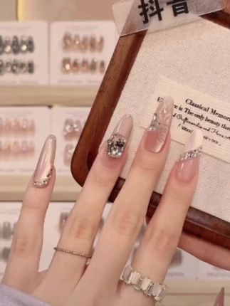 秒变漫画手美甲 #穿戴甲可以反复穿戴 #穿戴甲款式推荐 #穿戴甲分享 #美甲 #显白